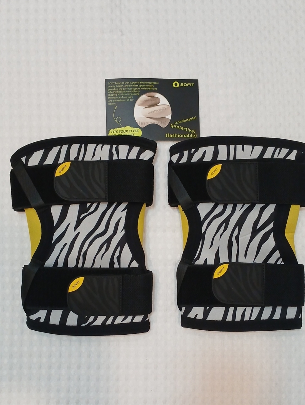 Aofit Zebra Print Knee Brace Unisex 5mm for Fitness, Weightlifting Med.